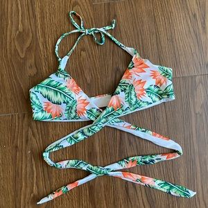 🌟BOGO Sale🌟ZAFUL Leaf Print / Floral Bikini Top
